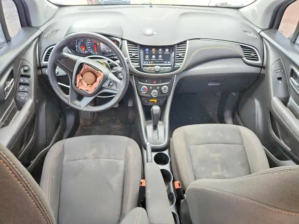 KL7CJKSBXJB575729 2018 CHEVROLET TRAX - Image 8