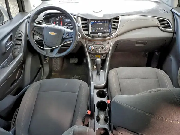 KL7CJKSBXJB576783 2018 CHEVROLET TRAX - Image 8
