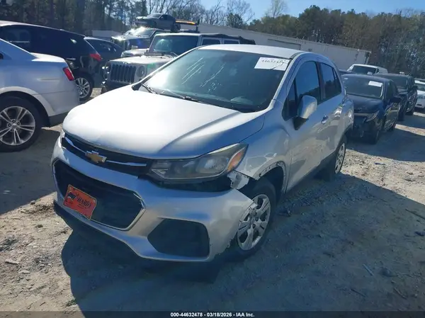 KL7CJKSBXJB586651 2018 CHEVROLET TRAX - Image 2