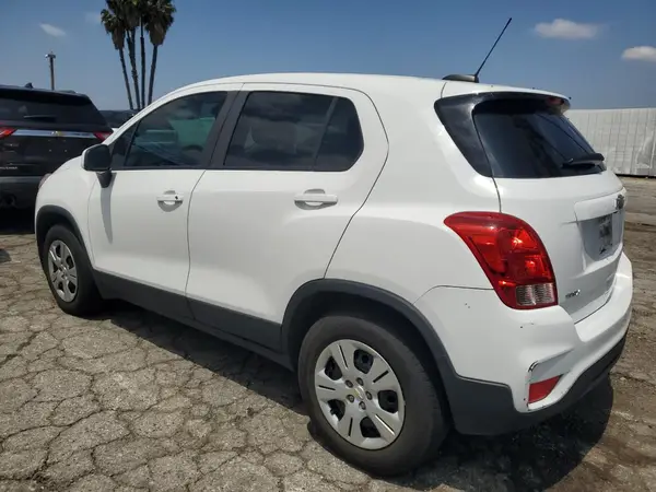 KL7CJKSBXJB602153 2018 CHEVROLET TRAX - Image 2