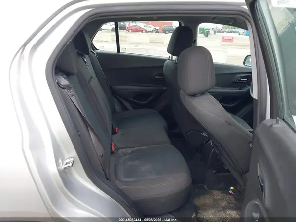 KL7CJKSBXJB606946 2018 CHEVROLET TRAX - Image 8