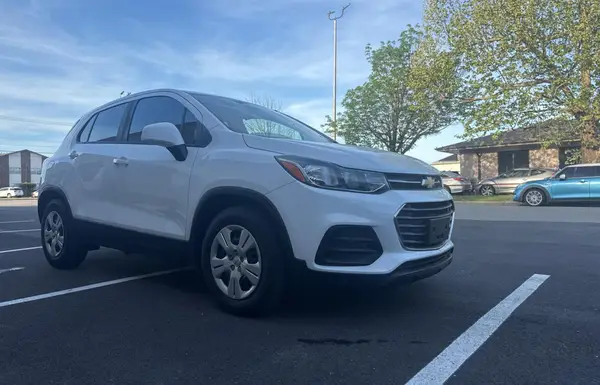 KL7CJKSBXJB626551 2018 CHEVROLET TRAX - Image 1