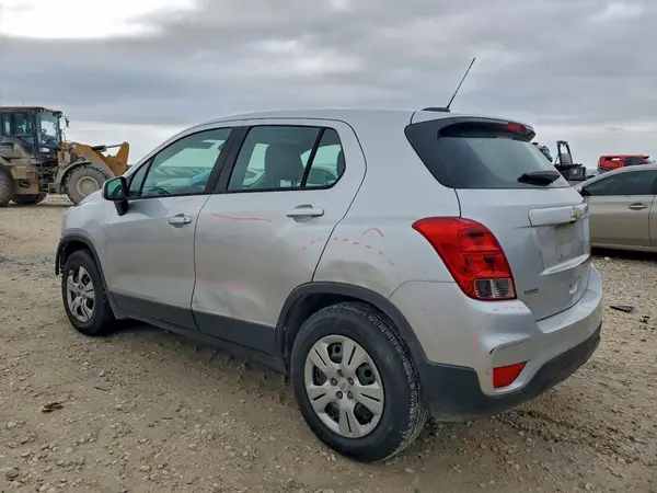 KL7CJKSBXJB720638 2018 CHEVROLET TRAX - Image 2