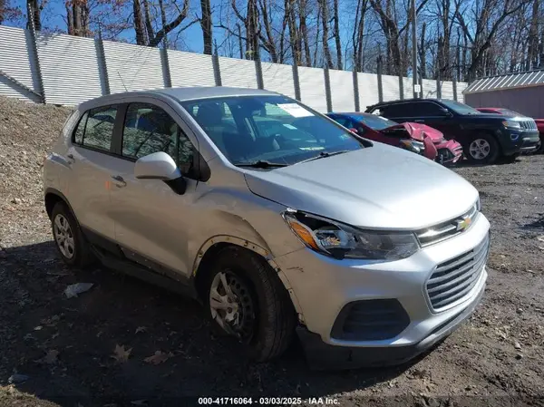 KL7CJKSBXJB721384 2018 CHEVROLET TRAX - Image 1