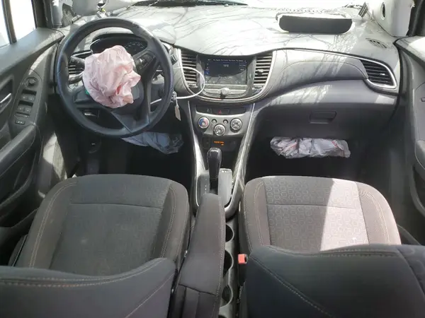 KL7CJKSBXJB722518 2018 CHEVROLET TRAX - Image 8