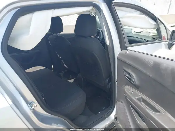 KL7CJKSBXJB722597 2018 CHEVROLET TRAX - Image 8