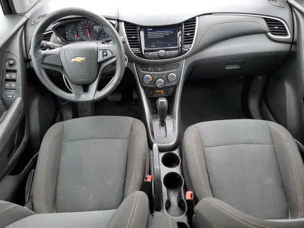 KL7CJKSBXJB724205 2018 CHEVROLET TRAX - Image 8
