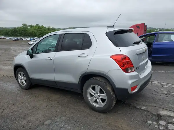 KL7CJKSBXLB016782 2020 CHEVROLET TRAX - Image 2