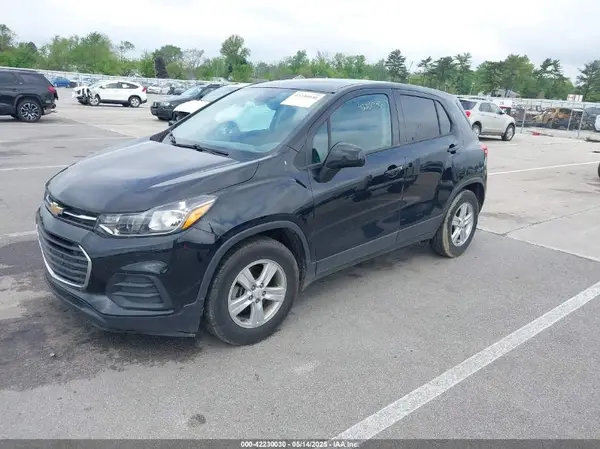 KL7CJKSBXLB020458 2020 CHEVROLET TRAX - Image 2