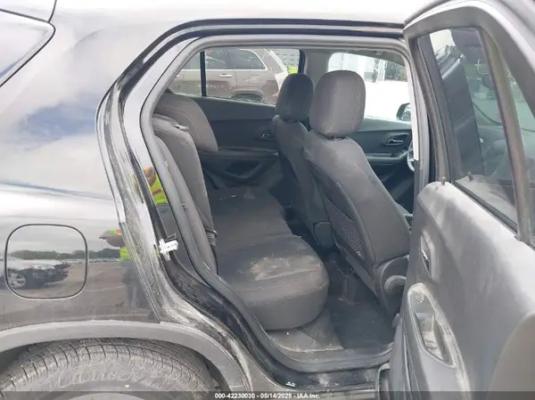 KL7CJKSBXLB020458 2020 CHEVROLET TRAX - Image 8