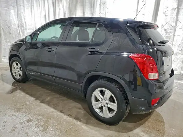 KL7CJKSBXLB022808 2020 CHEVROLET TRAX - Image 2