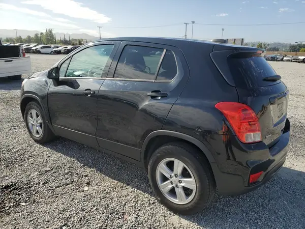 KL7CJKSBXLB026907 2020 CHEVROLET TRAX - Image 2