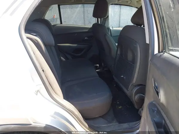 KL7CJKSBXLB027863 2020 CHEVROLET TRAX - Image 8