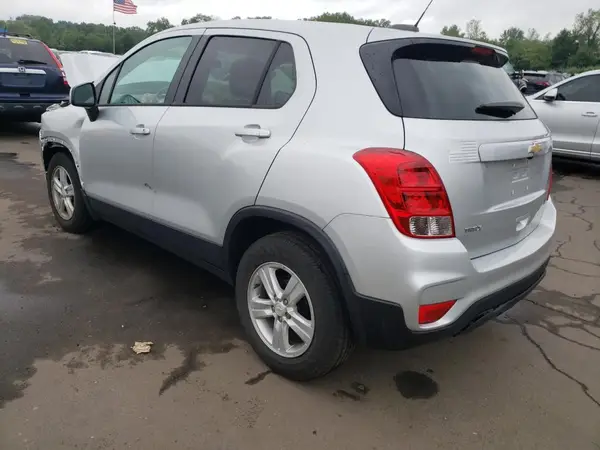 KL7CJKSBXLB027894 2020 CHEVROLET TRAX - Image 2