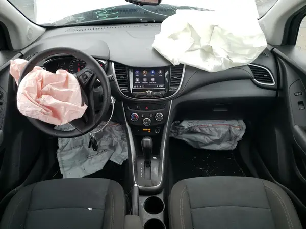 KL7CJKSBXLB027894 2020 CHEVROLET TRAX - Image 8
