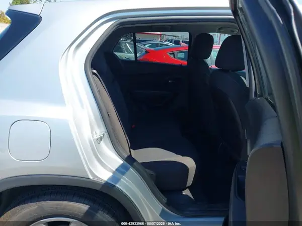 KL7CJKSBXLB028110 2020 CHEVROLET TRAX - Image 8