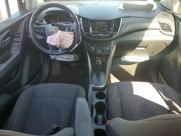 KL7CJKSBXLB028186 2020 CHEVROLET TRAX - Image 8
