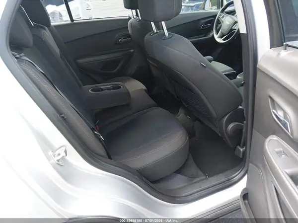 KL7CJKSBXLB031332 2020 CHEVROLET TRAX - Image 8