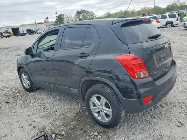 KL7CJKSBXLB035963 2020 CHEVROLET TRAX - Image 2