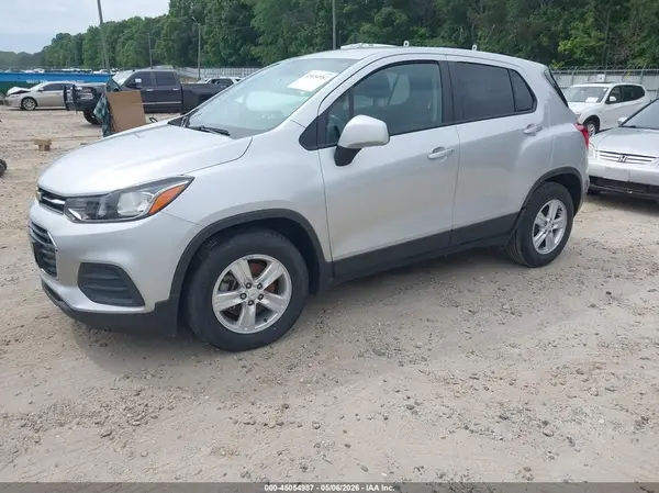 KL7CJKSBXLB037065 2020 CHEVROLET TRAX - Image 2