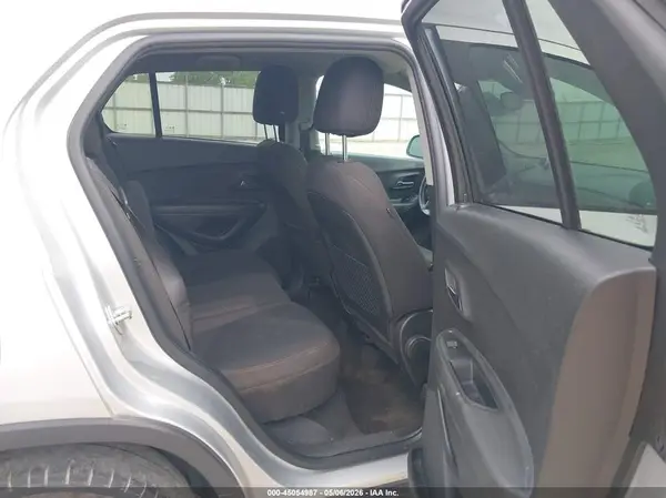 KL7CJKSBXLB037065 2020 CHEVROLET TRAX - Image 8