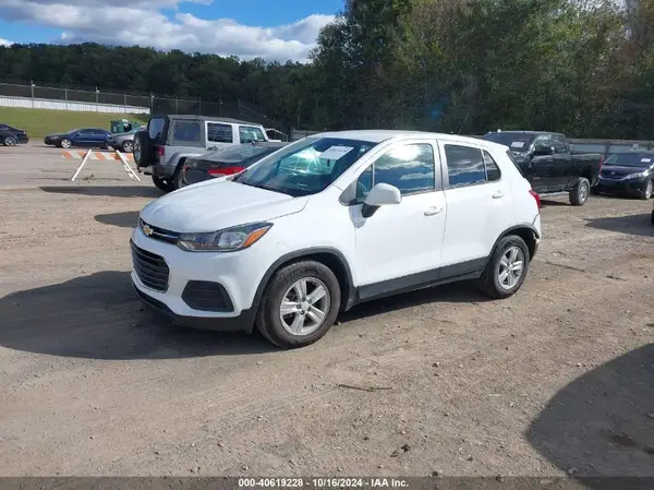 KL7CJKSBXLB047644 2020 CHEVROLET TRAX - Image 2