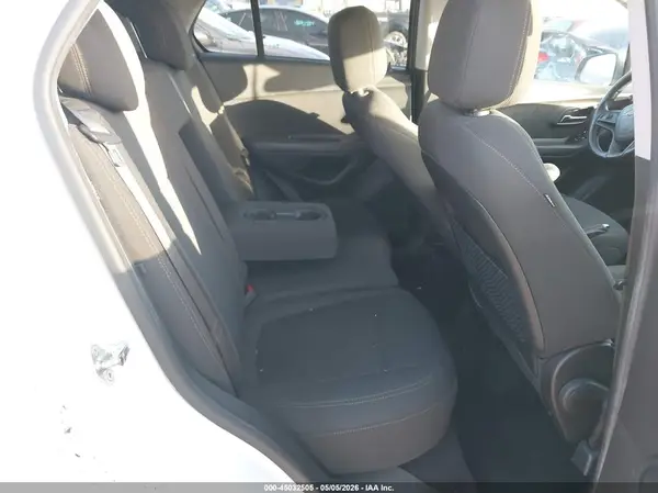 KL7CJKSBXLB050754 2020 CHEVROLET TRAX - Image 8