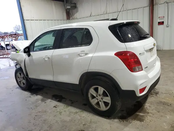 KL7CJKSBXLB052200 2020 CHEVROLET TRAX - Image 2