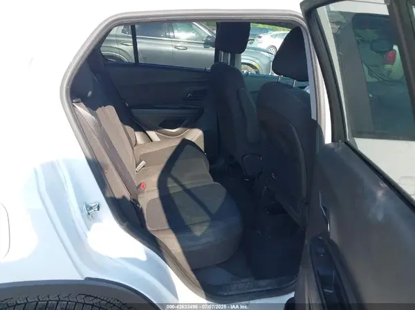 KL7CJKSBXLB052701 2020 CHEVROLET TRAX - Image 8