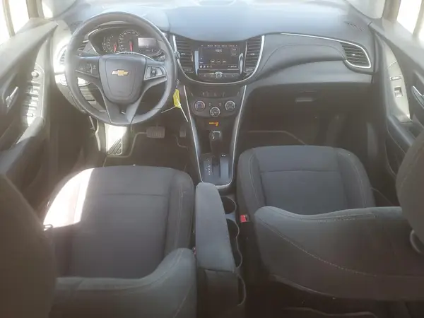 KL7CJKSBXLB057283 2020 CHEVROLET TRAX - Image 8