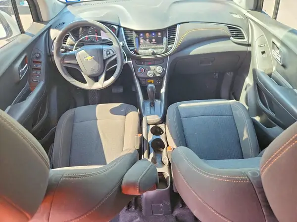 KL7CJKSBXLB060457 2020 CHEVROLET TRAX - Image 8