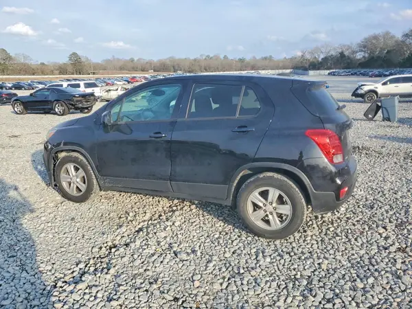 KL7CJKSBXLB060670 2020 CHEVROLET TRAX - Image 2