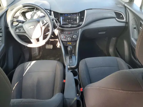 KL7CJKSBXLB060670 2020 CHEVROLET TRAX - Image 8