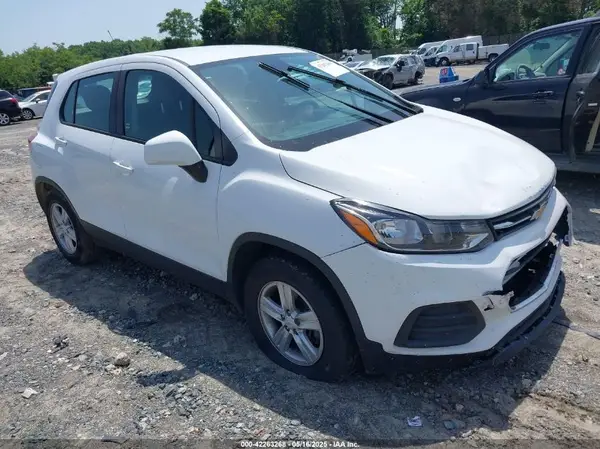 KL7CJKSBXLB064525 2020 CHEVROLET TRAX - Image 1