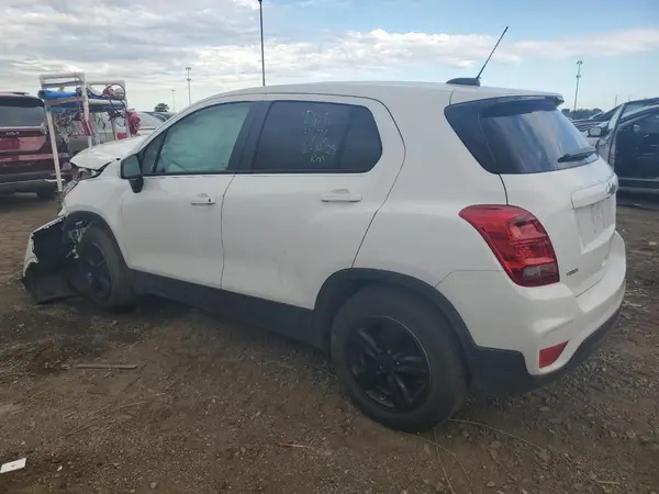 KL7CJKSBXLB064976 2020 CHEVROLET TRAX - Image 2