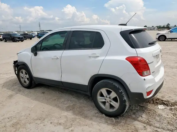 KL7CJKSBXLB072091 2020 CHEVROLET TRAX - Image 2