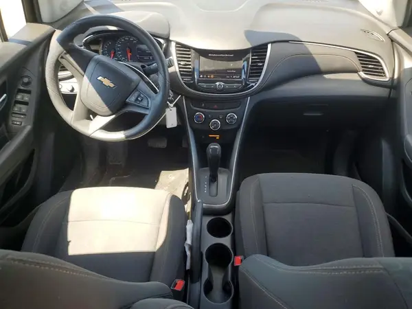 KL7CJKSBXLB075881 2020 CHEVROLET TRAX - Image 8