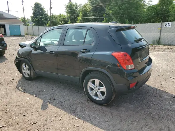 KL7CJKSBXLB076657 2020 CHEVROLET TRAX - Image 2