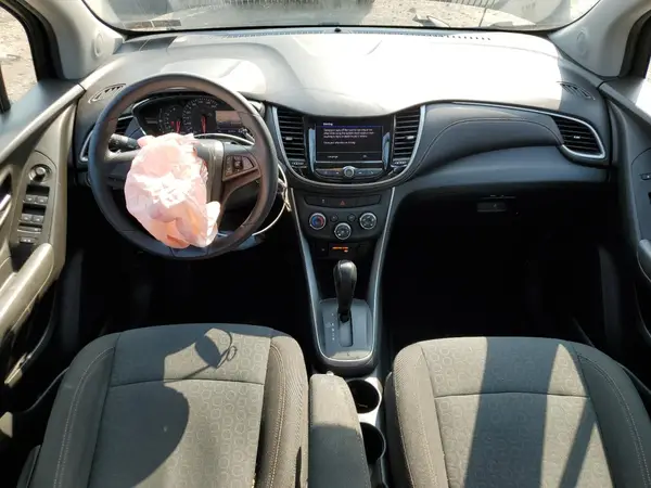 KL7CJKSBXLB076657 2020 CHEVROLET TRAX - Image 8