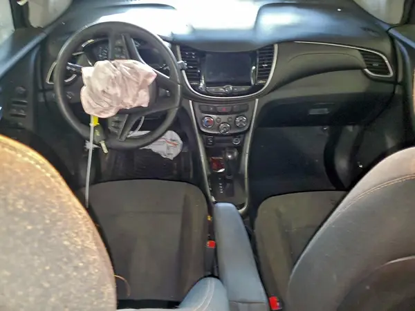 KL7CJKSBXLB084080 2020 CHEVROLET TRAX - Image 8
