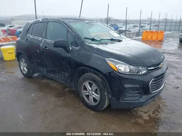 KL7CJKSBXLB087917 2020 CHEVROLET TRAX - Image 1
