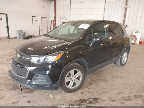 KL7CJKSBXLB089389 2020 CHEVROLET TRAX - Image 2