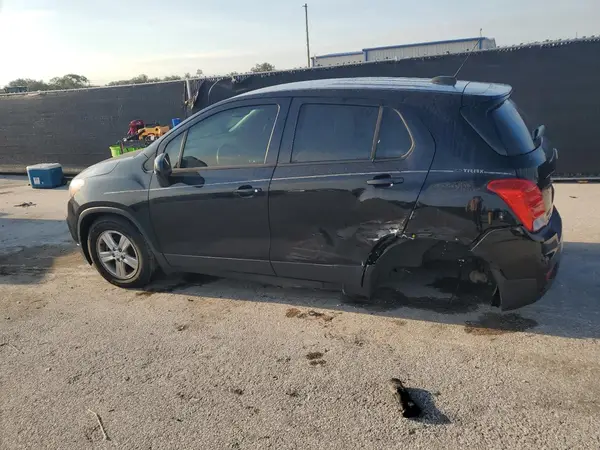 KL7CJKSBXLB315205 2020 CHEVROLET TRAX - Image 2