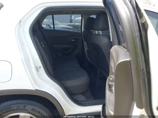 KL7CJKSBXLB317150 2020 CHEVROLET TRAX - Image 8