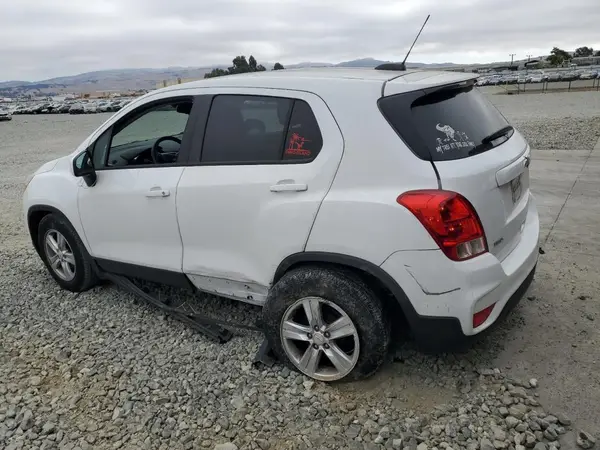 KL7CJKSBXLB317696 2020 CHEVROLET TRAX - Image 2