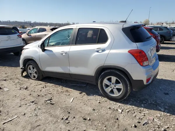 KL7CJKSBXLB321585 2020 CHEVROLET TRAX - Image 2