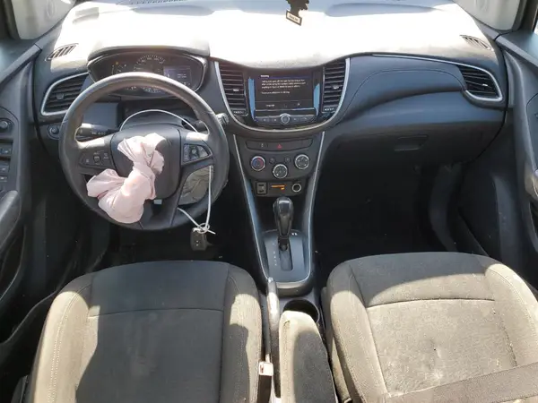 KL7CJKSBXLB321585 2020 CHEVROLET TRAX - Image 8