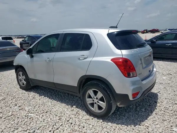 KL7CJKSBXLB325250 2020 CHEVROLET TRAX - Image 2