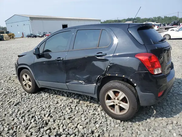 KL7CJKSBXLB327449 2020 CHEVROLET TRAX - Image 2