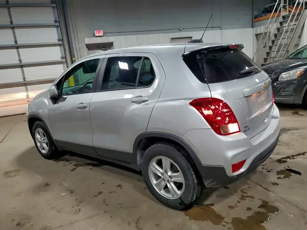 KL7CJKSBXLB329699 2020 CHEVROLET TRAX - Image 2